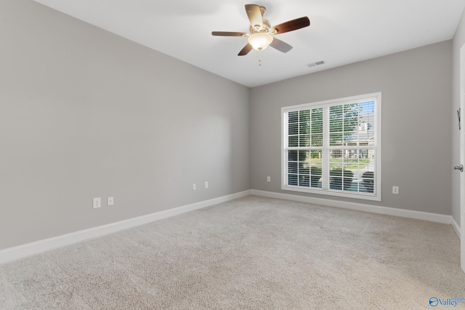 7320 Sanctuary Cove Dr SE photo 9