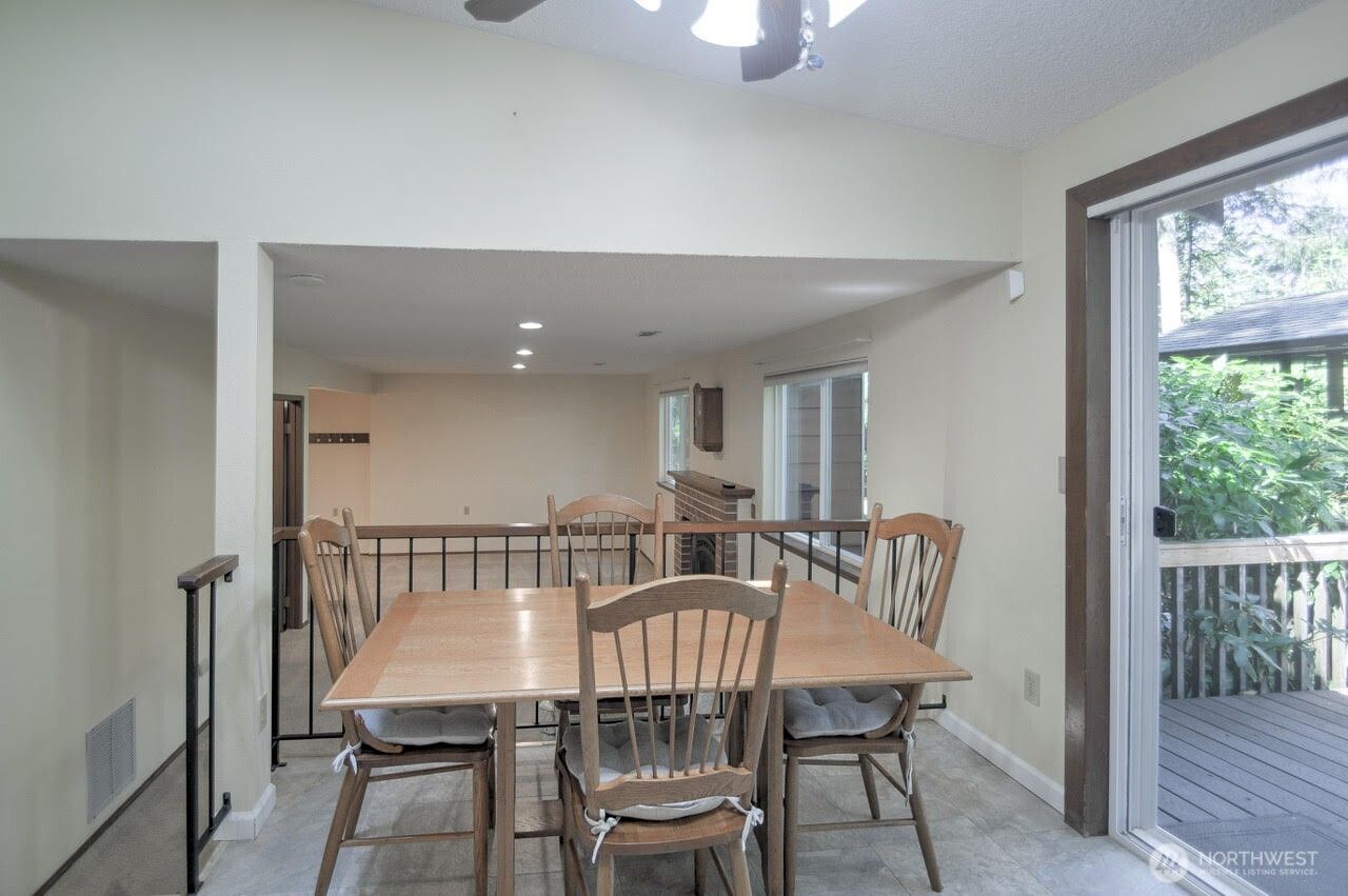4804 Beverly Drive NE photo 15