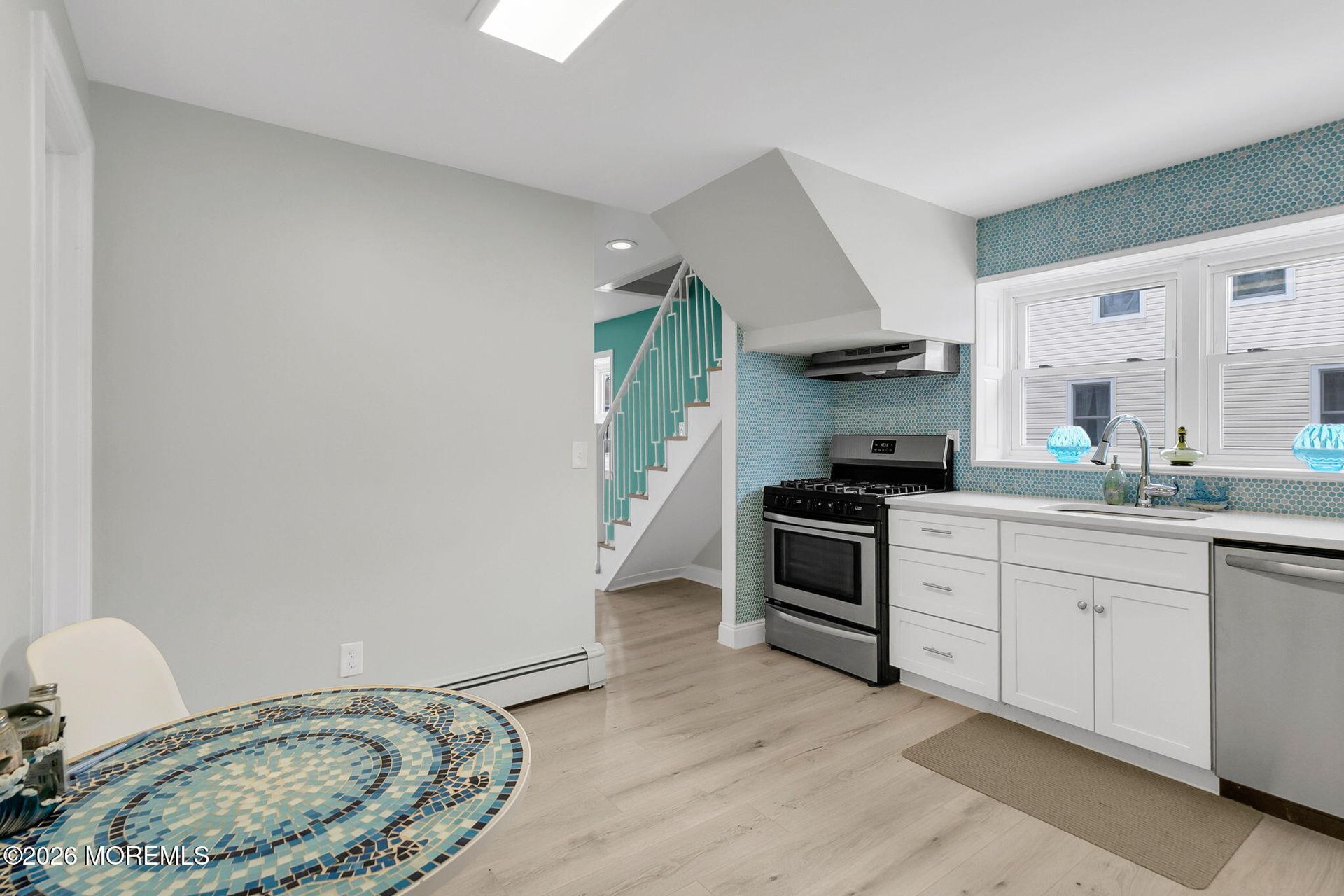 102 Victoria Place photo 13