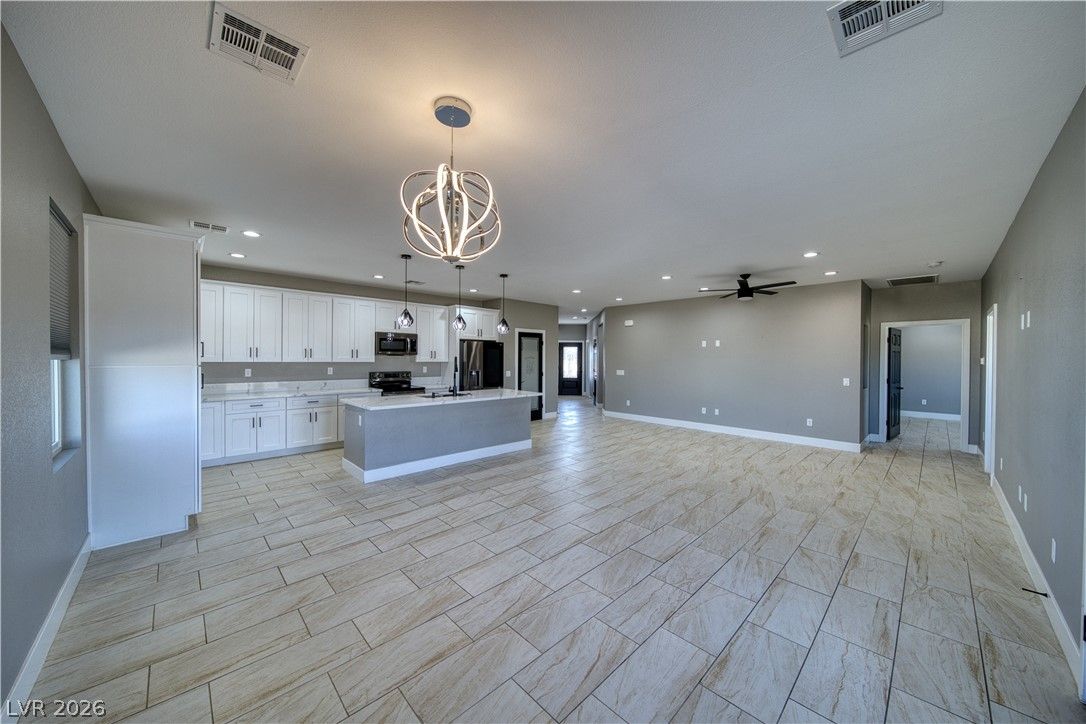1501 Huracan St photo 20