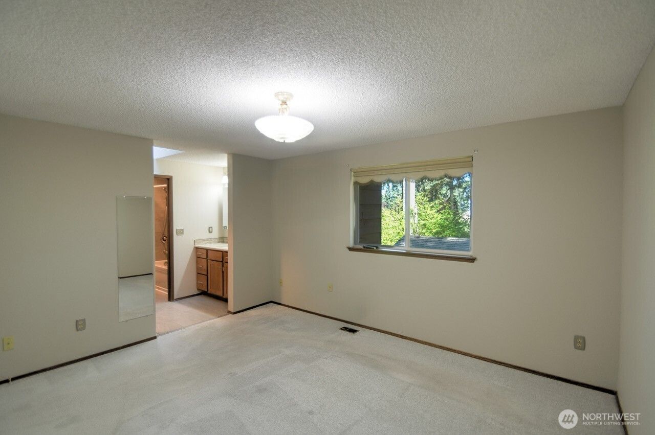 4804 Beverly Drive NE photo 20