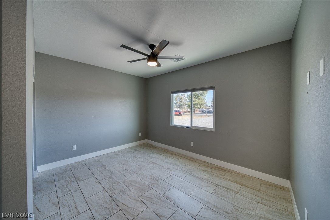 1501 Huracan St photo 12