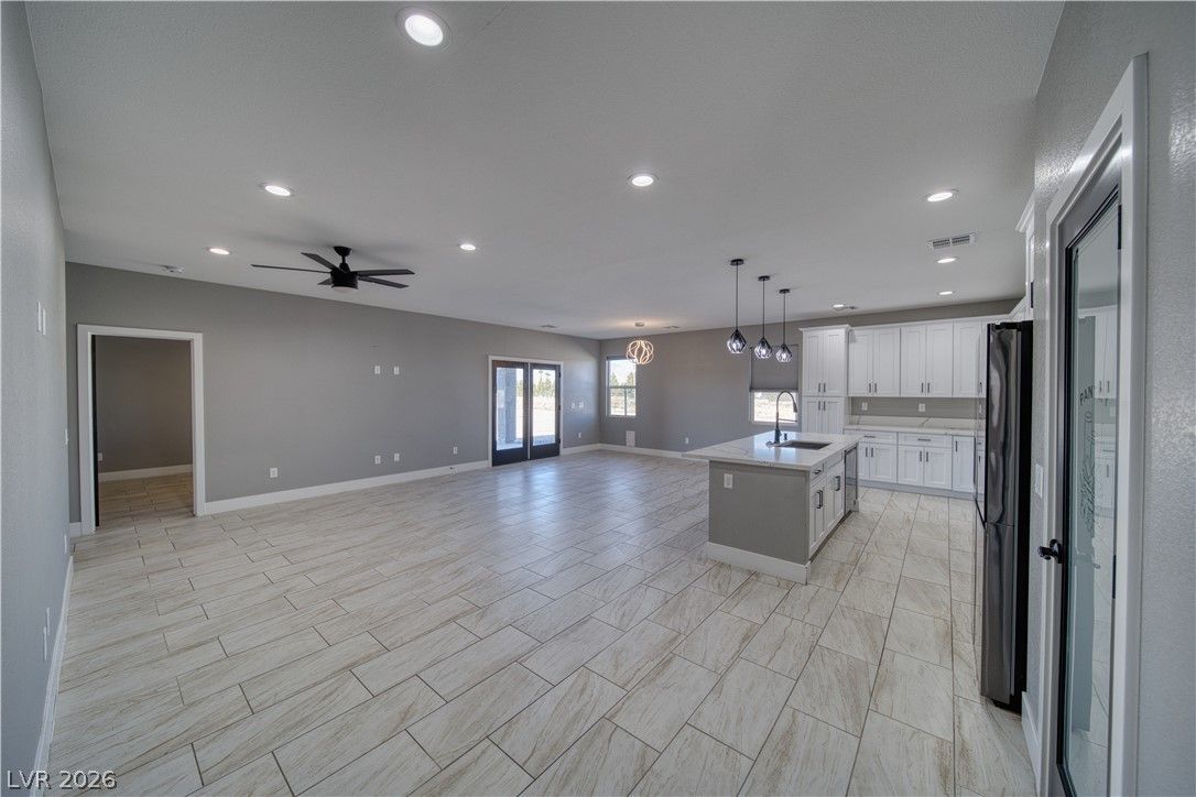 1501 Huracan St photo 19