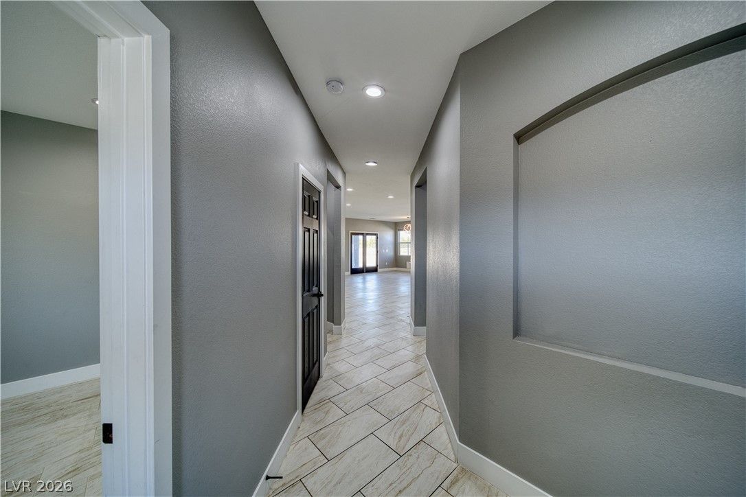 1501 Huracan St photo 8