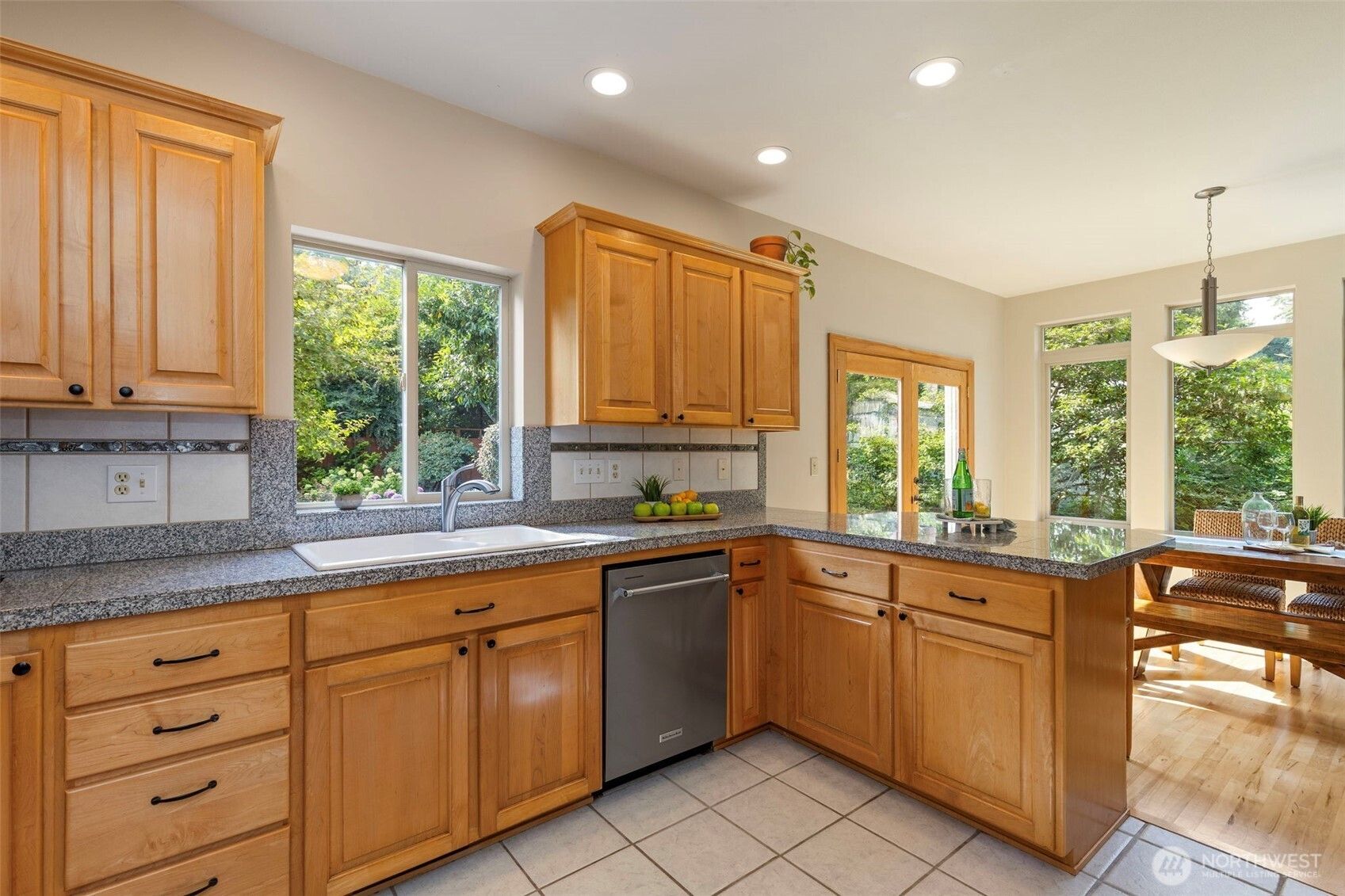 19061 Harris Avenue NE photo 17