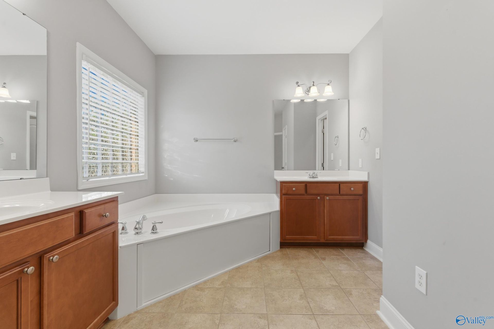 7320 Sanctuary Cove Dr SE photo 18