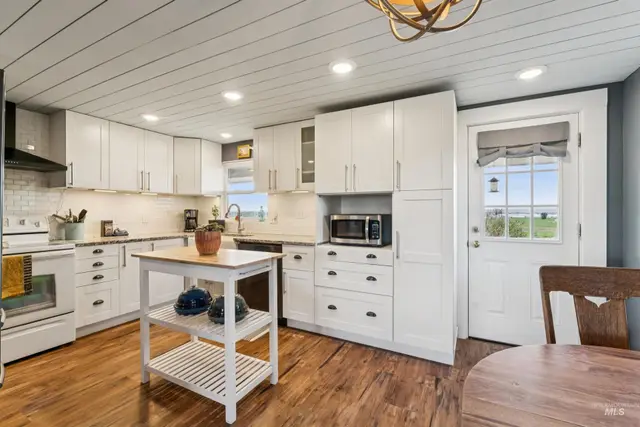 1507 Cove Rd photo 11