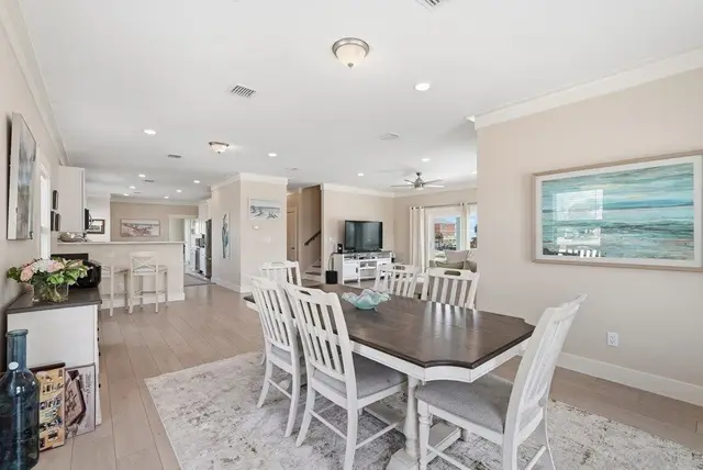 105 Circle Dr photo 8