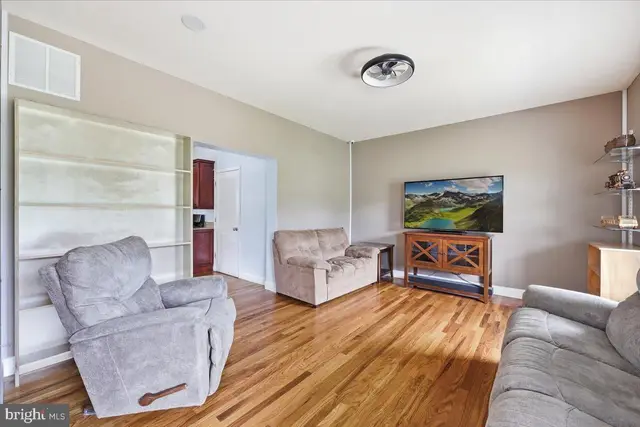 107 Bryan Way photo 13