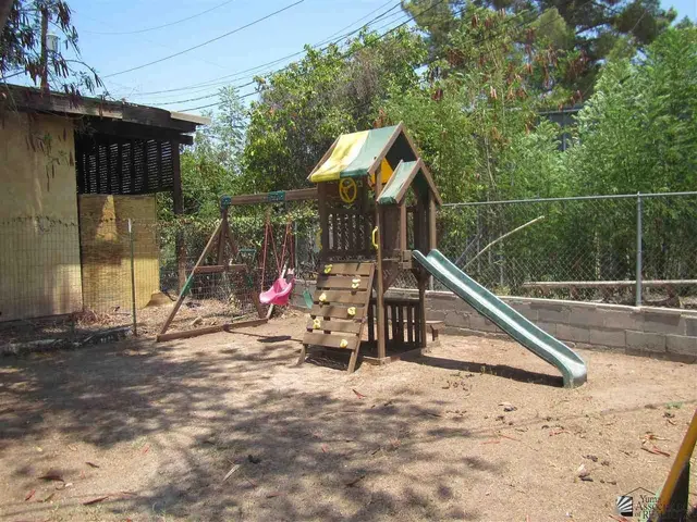 2792 W Clifford Ln photo 8