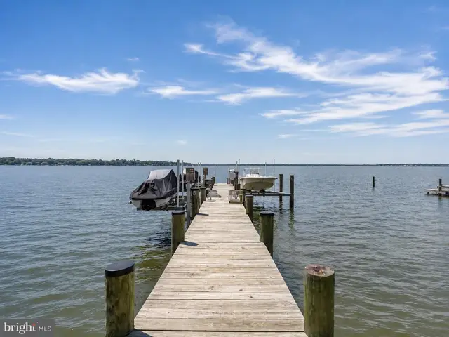 7429 Bay Front Rd photo 7