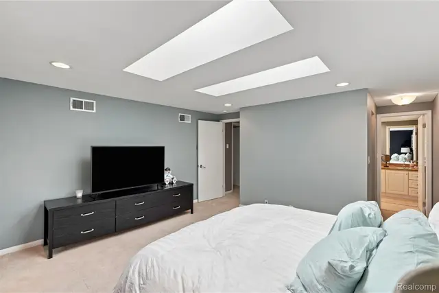 5523 Crabtree Rd photo 15