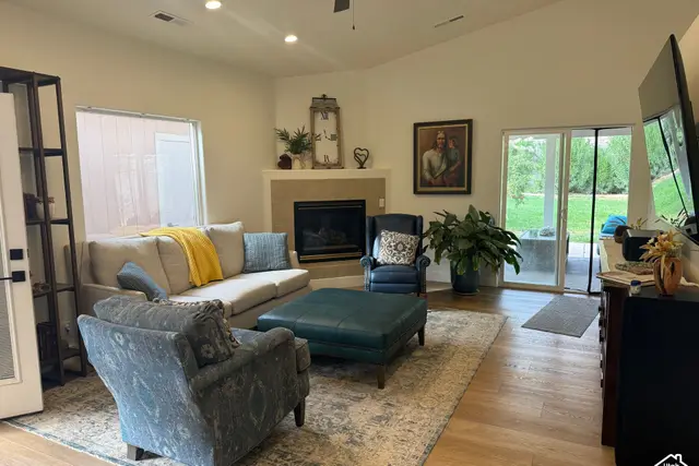 1040 S 1100 E Unit 72 photo 17