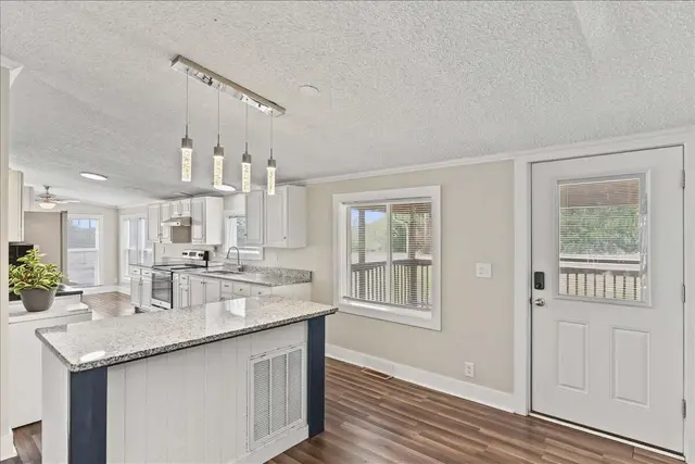 137 Pam Dr photo 8
