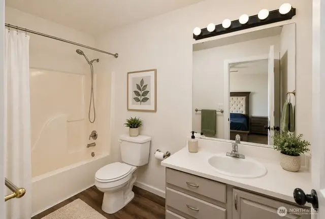 3506 Nanette Lane SE photo 6