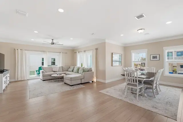 105 Circle Dr photo 7