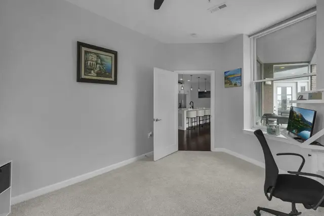 145 N High St APT 800 photo 14
