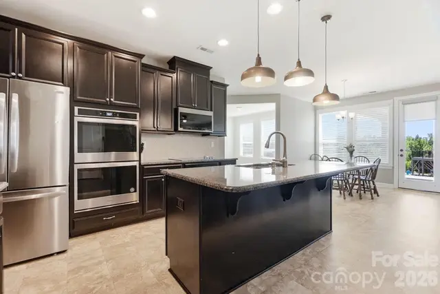 10125 Castlebrooke Dr photo 15