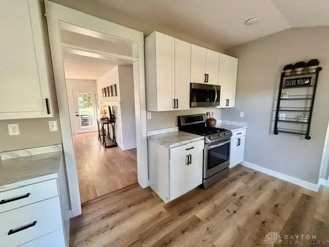 517 W Dow St photo 12