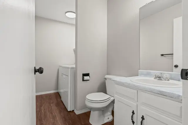 557 W Good Hope Cir APT C photo 11