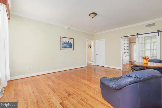 1030 Breckinridge Ln photo 17