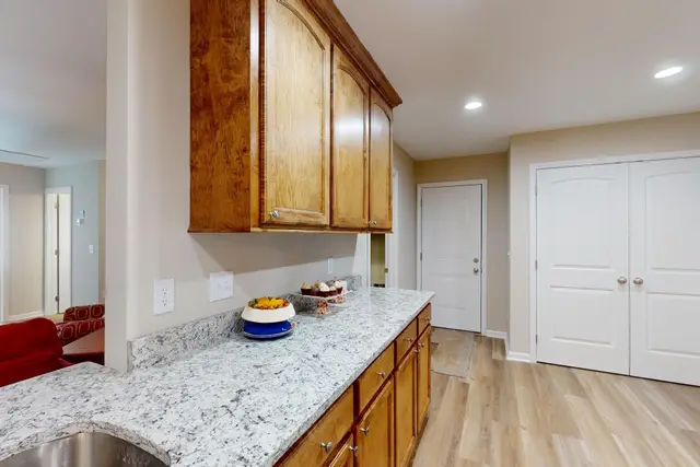 54 Lexington Ct photo 18