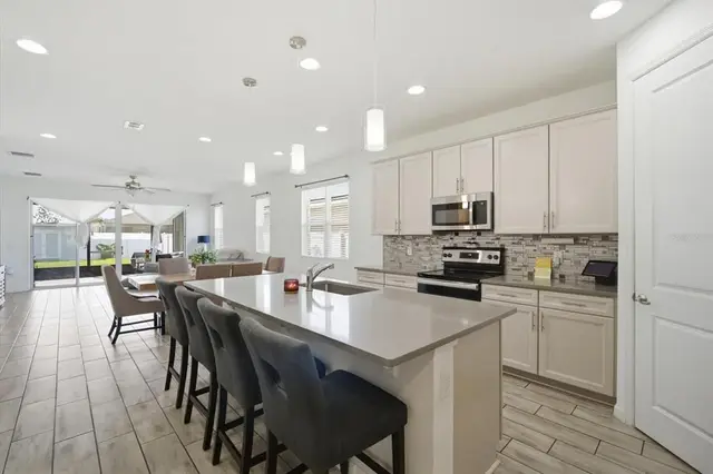 120 SUMMERSHORE DRIVE photo 10