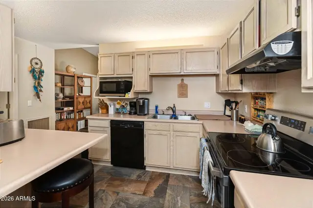 240 CASTLE ROCK Road photo 5