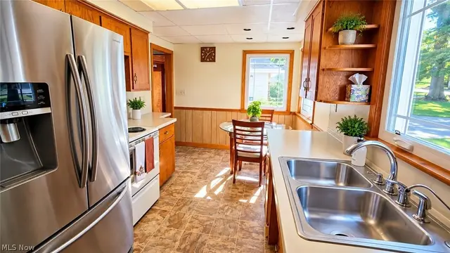 105 Hale Ave photo 5