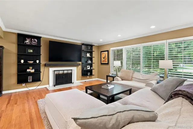 5523 Crabtree Rd photo 6