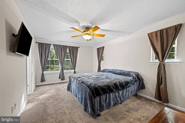 15950 Crowfoot Ct photo 9