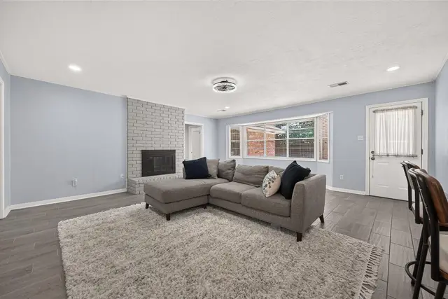 8215 Schaffer Ln photo 16