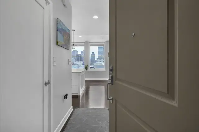 145 N High St APT 800 photo 5