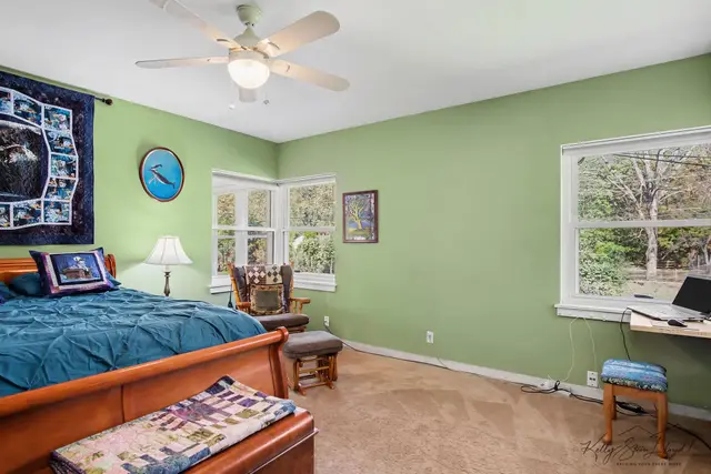 1455 Lancashire Dr SE photo 17