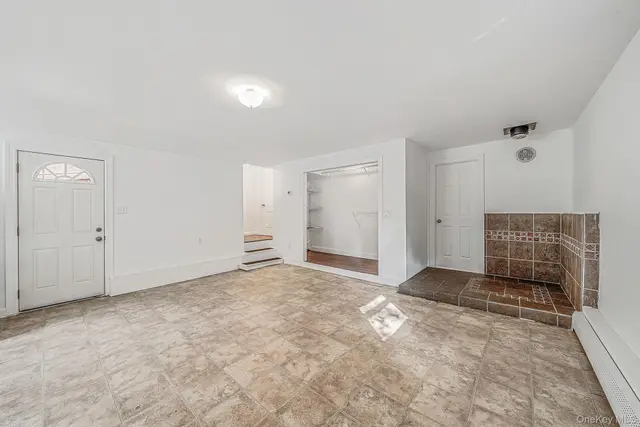 1041 Joselson Avenue photo 18