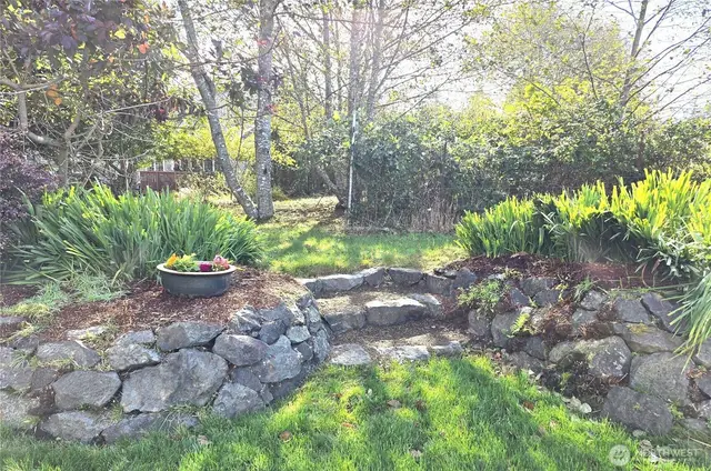 1200 Lakeview Drive photo 8