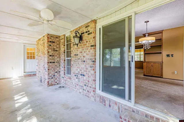 120 Kingsway Cir photo 16