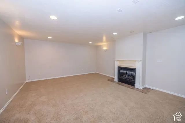 637 E 950 S APT 19 photo 18