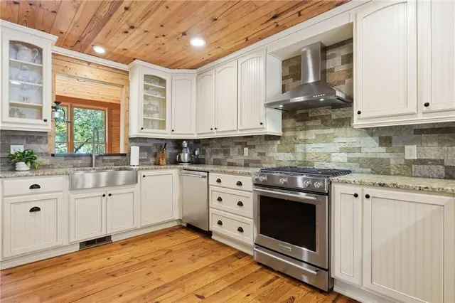 400 Foster Coltrane Ln photo 15