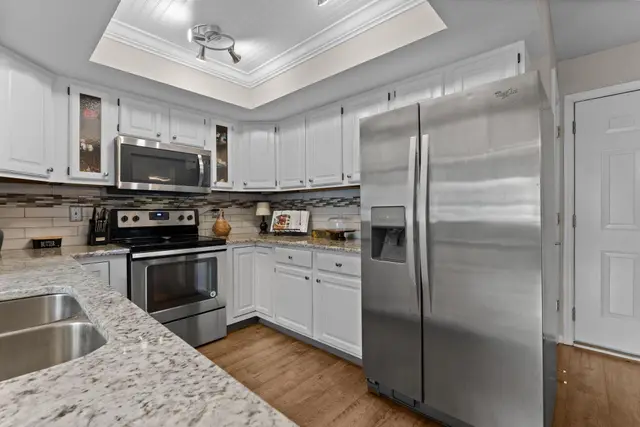 6678 Henschen Cir photo 10