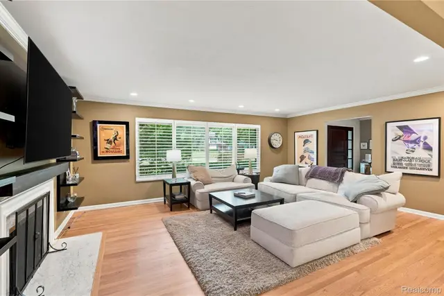5523 Crabtree Rd photo 5