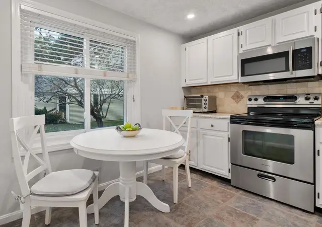 129 Stone Ridge Rd Unit 129 photo 6
