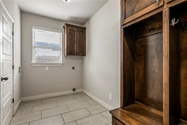 1701 Helen Ln photo 16