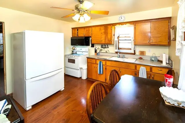 3434 E Bottsford AVENUE photo 9