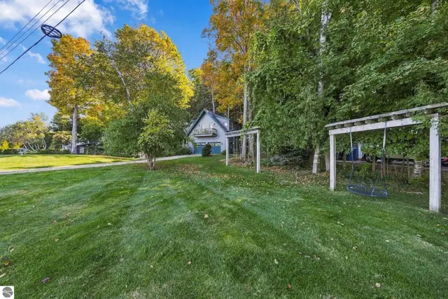 1119 E South Shore Dr photo 9