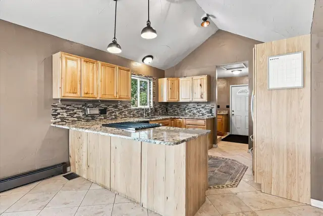 2209 Avon Dr photo 8