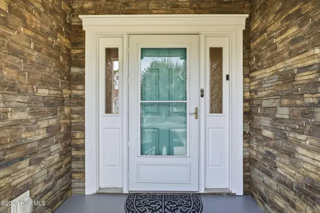 1567 Colonist Square SW photo 16