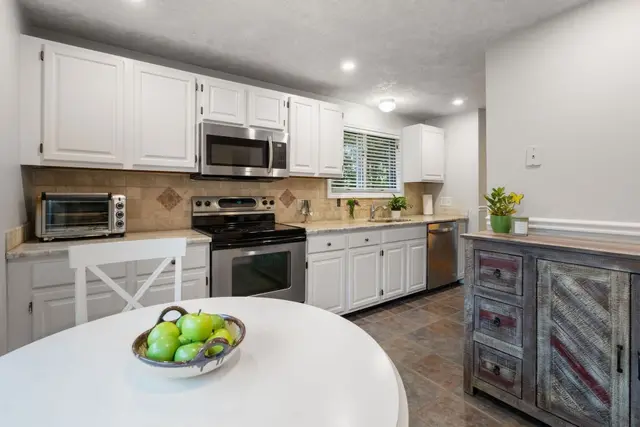 129 Stone Ridge Rd Unit 129 photo 7