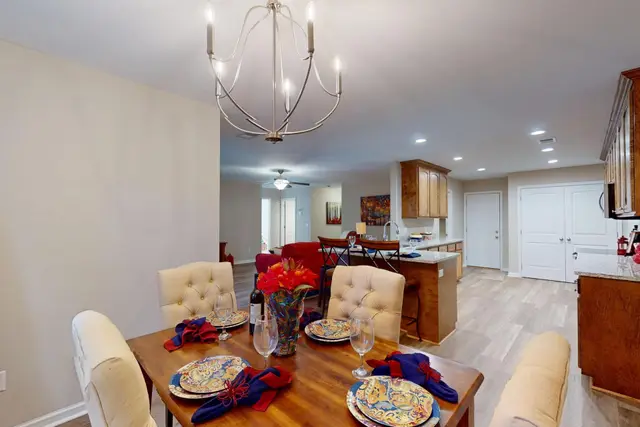 54 Lexington Ct photo 9