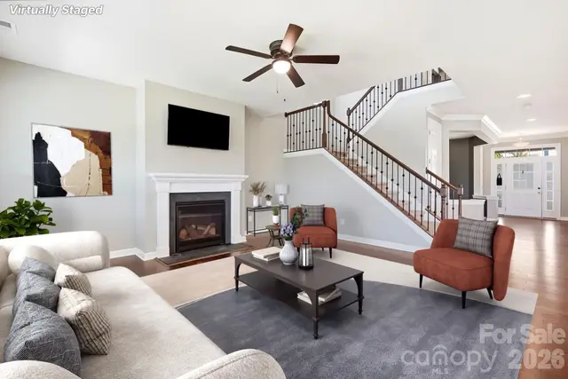 10125 Castlebrooke Dr photo 6